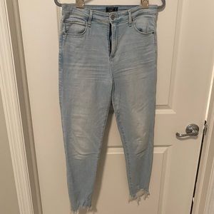 Light wash high waisted skinny jeans
